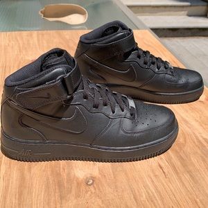 Black Airforce 1 Mids 07